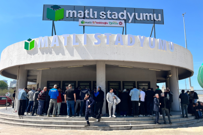 Bursaspor kombinelerine büyük ilgi! Taraftar saatlerce kuyrukta bekledi...