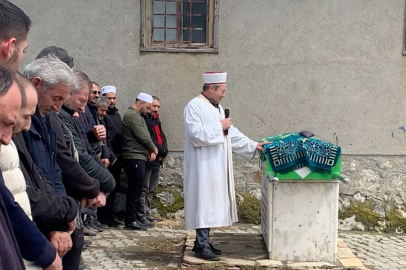 Çorum'da "köyün neşesi" engelli genç herkesi gözyaşlarına boğdu: İmam ayakta durmakta güçlük çekti