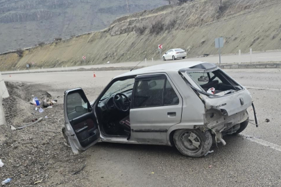Malatya'da kontrolden çıkan otomobil istinat duvarına çarptı: 1 yaralı