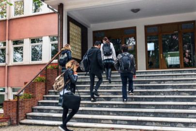 Okullarda güvenlik önlemleri artırıldı! Yeni yasaklar devrede...