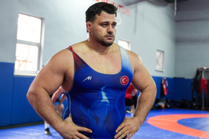 Rıza Kayaalp, Avrupa Şampiyonası'nda finale yükseldi