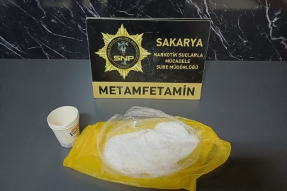 Sakarya'da araçta uyuşturucuyla yakalanan 3 kişi tutuklandı