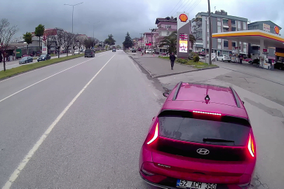 Samsun'da aniden çimento yüklü tırın önüne çıkan otomobil yürekleri ağza getirdi