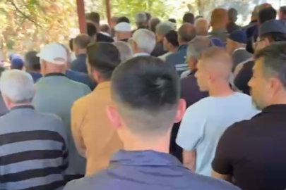 Adana'da sürücünün firar ettiği kazada hayatını kaybeden Zehra, son yolculuğuna uğurlandı