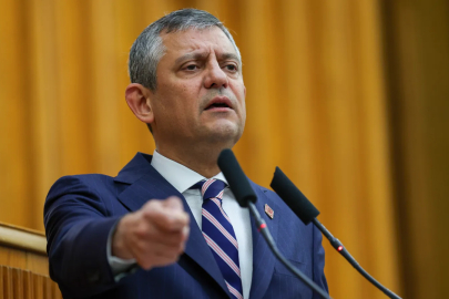 CHP lideri Özel'den Tom Barrack'ın "monarşi" sözlerine tepki!