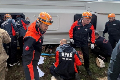 Diyarbakır’da yolcu otobüsü devrildi: Ölü ve yaralılar var