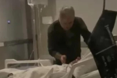 Hastane odasında dehşet! 80 yaşındaki babasına saldırdı...