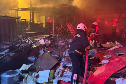 Yozgat’ta hurdacıda çıkan yangın söndürüldü