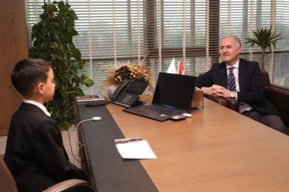 Bursa İnegöl'de başkanlık koltuğuna Umut Alp Yiğit oturdu