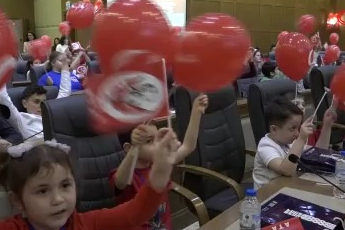 Bursalı çocuklar başkanlık ve meclis üyeliği koltuklarını devraldı