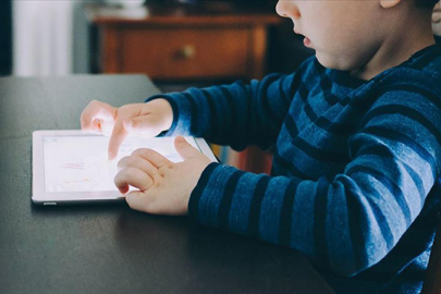 Türkiye'de çocukların çevrim içi güvenliği için yeni yol haritası aranıyor