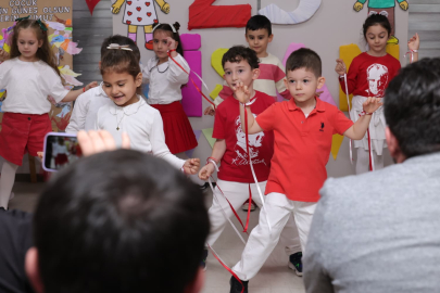 Bursa Osmangazi Belediyesi’nin kreşlerinde 23 Nisan sevinci