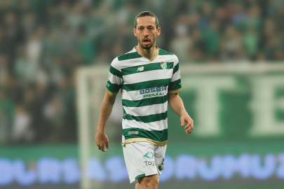 Bursasporlu futbolcudan dikkat çeken açıklamalar! 'Şampiyonluğa oynamak kolay değil'