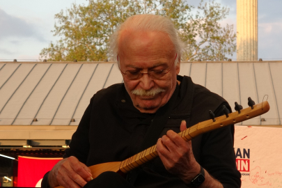 Cahit Berkay, Bursa’da konser verdi