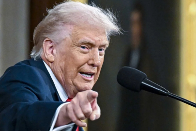 Trump: Hürmüz'e mayın döşeyen gemileri vuracağız