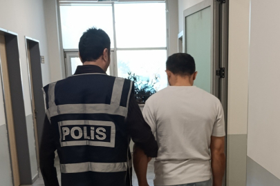 Antalya'da kendisini polis ve savcı olarak tanıtıp 3 milyon 300 bin liralık vurgun yaptı