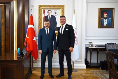 Bakan Çiftçi odasına 2.Abdülhamid'in tablosunu astı