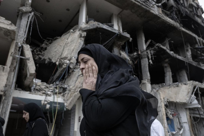 İşgalci İsrail, Lübnan'ın güneyinde evleri yıkmaya devam ediyor