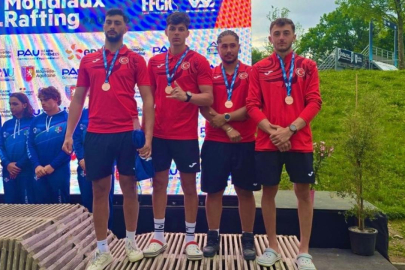 23 yaş altı raftingcilerden bronz madalya