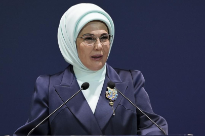 Emine Erdoğan: İnsanlık için kalbe dokunan izler bırakmalıyız