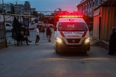 Katil İsrail’in Gazze’ye saldırısında ikizlere hamile anne ve 2 çocuğu hayatını kaybetti