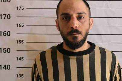 Kimlik tespitinde 'Türk profesör' detayı! Tadamon katliamcısı Emced Yusuf'un yakalanışı kamerada...