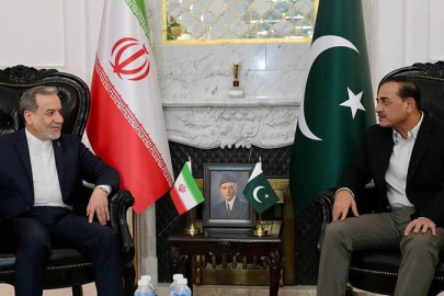 Arakçi, Pakistan Genelkurmay Başkanı Munir ile bir araya geldi