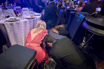 Beyaz Saray'da silah sesleri! Trump apar topar salondan çıkarıldı...