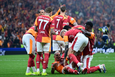 Galatasaray derbide Fenerbahçe'yi 3-0'la geçti ve şampiyonluk için dev adım attı