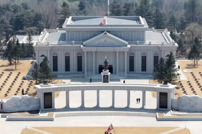 Kuzey Kore'de 'Kursk' anıtı açıldı