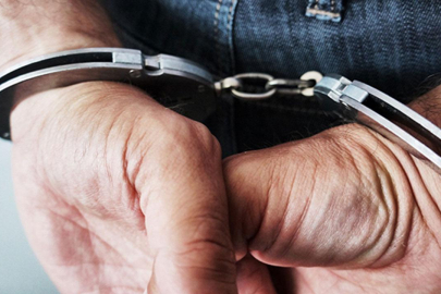 Tunuslu gazeteci hakkında “hakaret” suçlamasıyla tutuklama kararı verildi