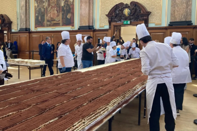 440 metrelik tatlıyla dünyanın en uzun tiramisusu rekoru kırıldı