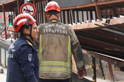Başkent'te yıkım sırasında platform yola çöktü: 3 yaralı