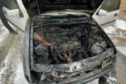 Karaman'da alev alan otomobil kullanılamaz hale geldi