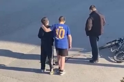 Kocaeli'de çocuklar yaralı kedinin üzerini örtüp, başında nöbet tuttu