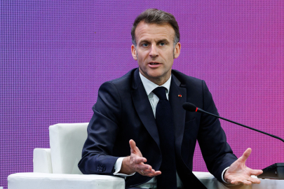 Macron, İranlı yetkililerle Hürmüz Boğazı’nı görüşecek