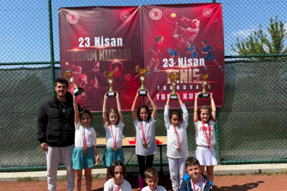 Osmangazi Belediyespor’dan kortta madalya yağmuru