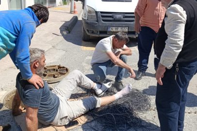 Sakarya'da servis aracı, cadde üzerinde çalışan işçinin ayağını ezdi