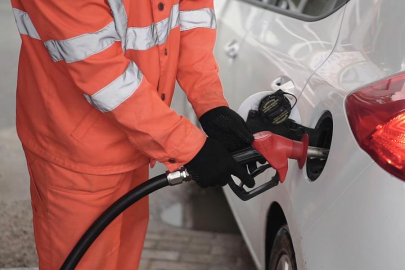 Akaryakıt istasyonlarında reklam yasağı!