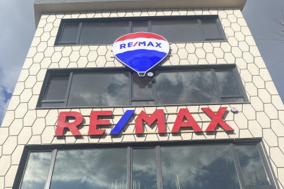 Bursa’da da ofisleri bulunan dünya emlak devi 880 milyon dolara satıldı!