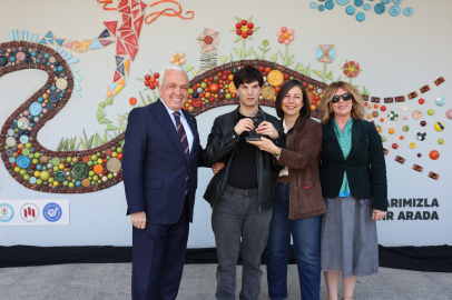 Bursa Nilüfer’de renkli dayanışma: Sanat ve sevgi panosu