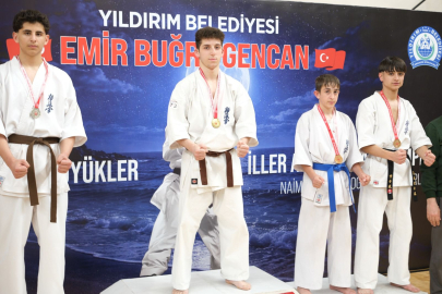 Bursa Yıldırımlı karatecilerden madalya yağmuru