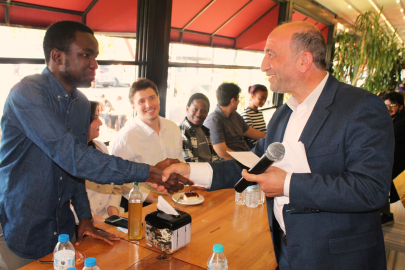 Bursalı marketçilerden üniversitelilere destek