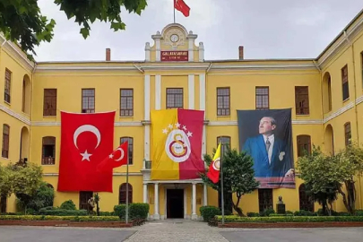 Galatasaray Lisesi'nde teneffüs zili "Fener ağlama" oldu