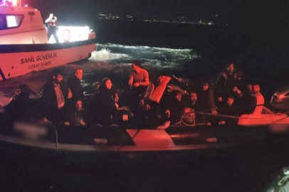 İzmir açıklarında 24 düzensiz göçmen yakalandı