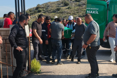 Mersin'de denizde cansız bedenleri bulunmuştu: İki arkadaştan birinin cenazesi defnedildi