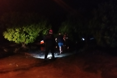 Adana Kozan’da sel faciası: Araçtan atlayan 2 kişiden biri hayatını kaybetti