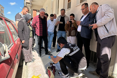 Burdur'da kadının kapıda unuttuğu çantadaki altın ve paraları çaldılar