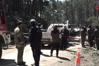 Bursa'da feci olay! Kamyonetin üzerine ağaç devrildi: Ölü ve yaralılar var...