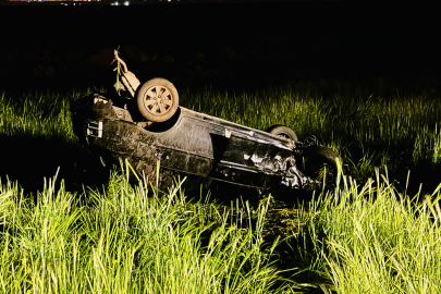 Diyarbakır'da devrilen otomobildeki 10 kişi yaralandı